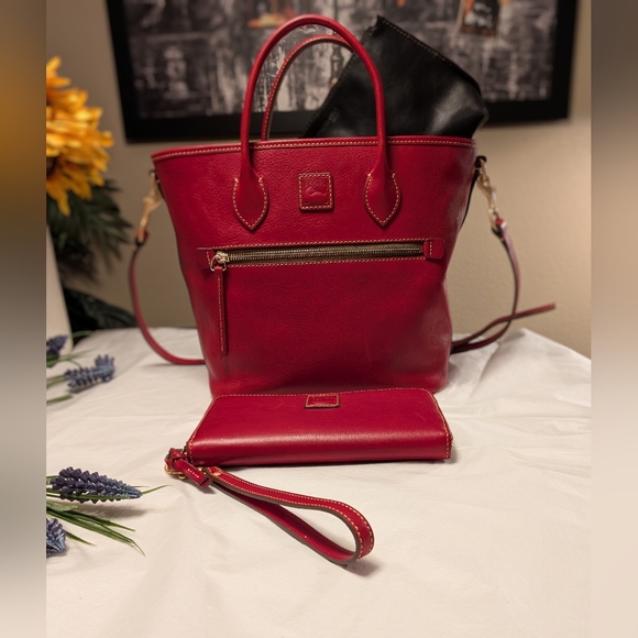 Dooney & Bourke Handbags - Dooney & Burke Florentine Handle Tote & Accessory Set in RED - Like New